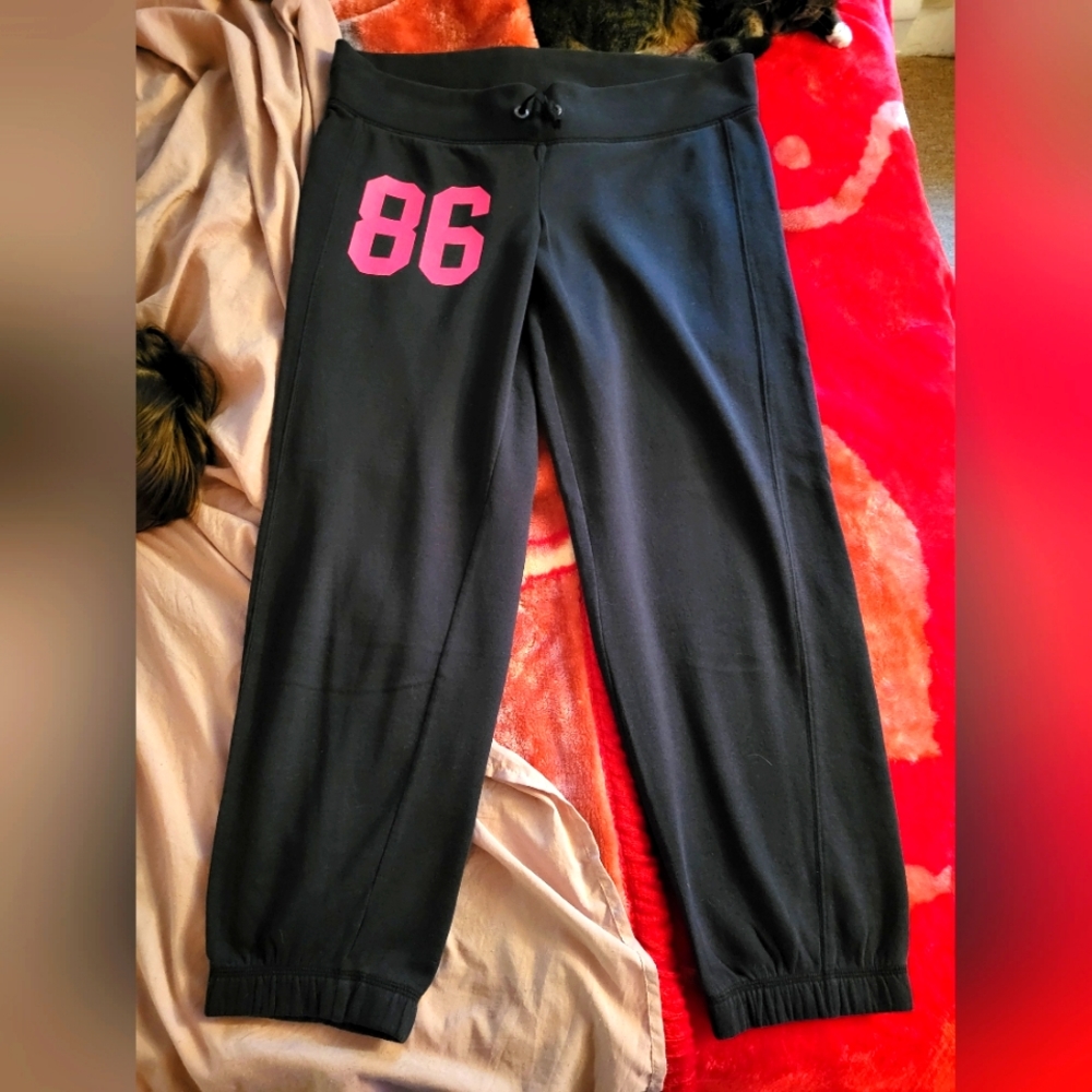 Vs pink vintage sweatpants, size large.